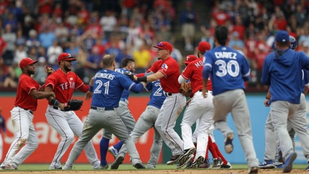 jays-rangers-fight