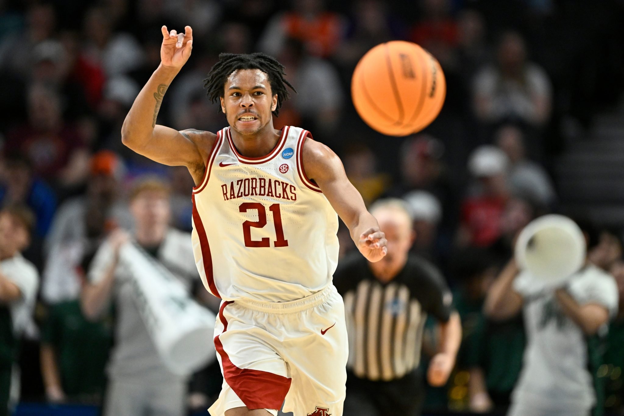 Arkansas (4) vs. Arizona (1) Bracket Prediction: March Madness Sweet 16 Odds by Payton Matthews