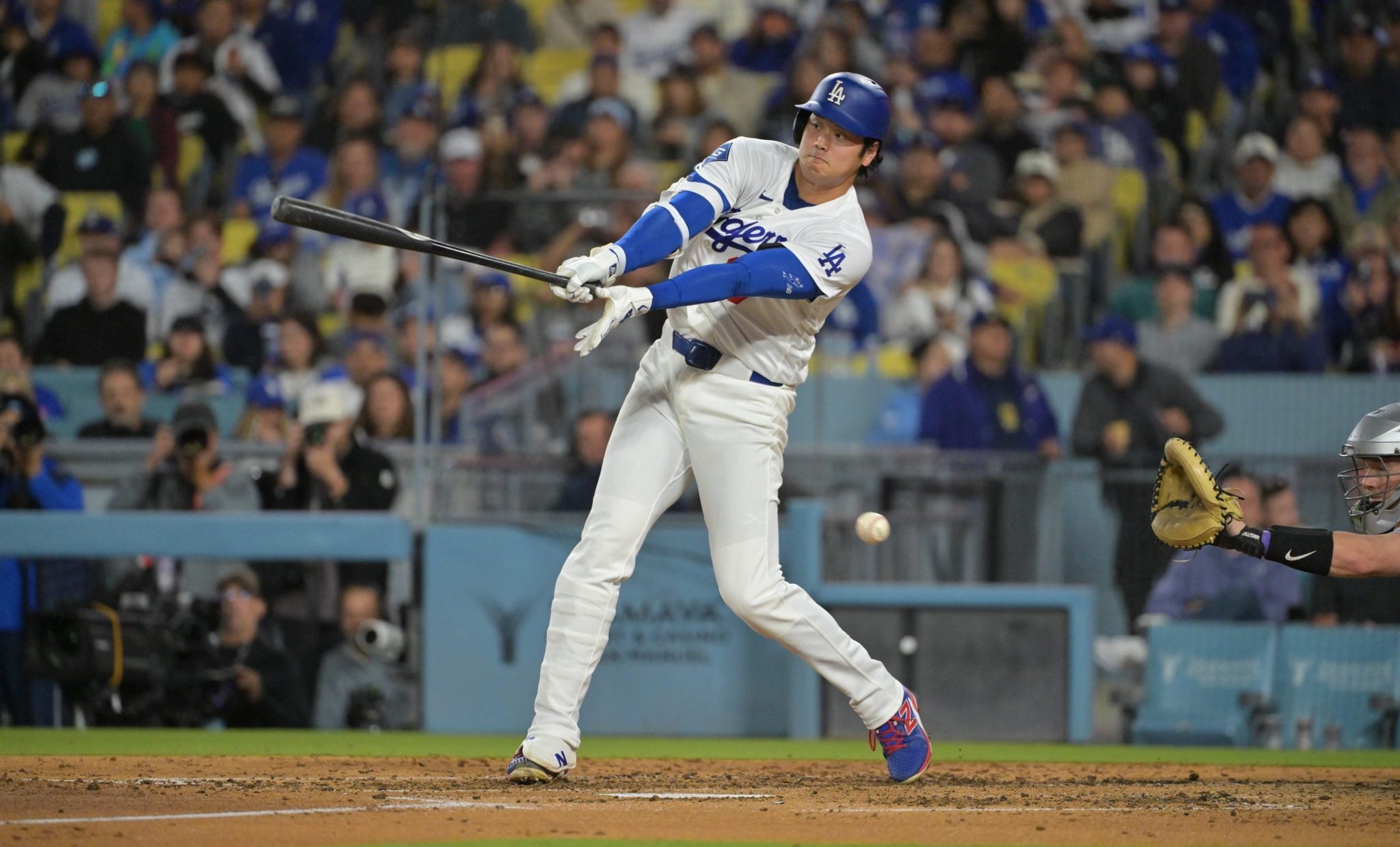 Philadelphia Phillies vs. Los Angeles Dodgers: Odds, Prediction by Matthew Lowrimore