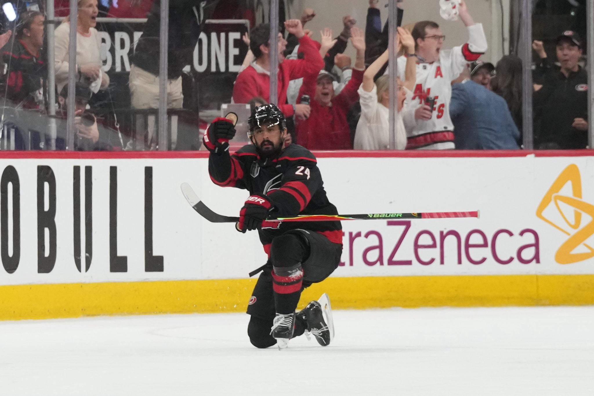Power-play goal in OT caps Hurricanes’ comeback, evens finals 1-1 by Field Level Media