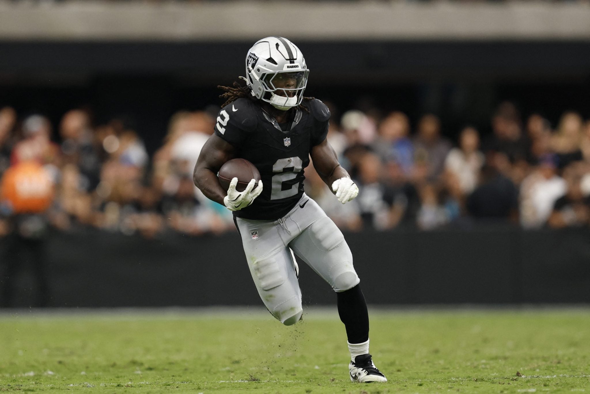 Raiders vs. Chargers NFL Week 2 Betting Odds, Picks: Ashton Jeanty leading Las Vegas offence by Ricky Dimon